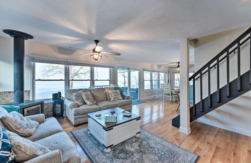 Lake Koshkonong Casa | Lakefront Home with Gorgeous Sunsets, Kayaks, and Pier