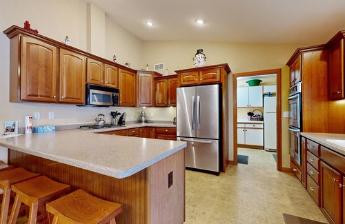 Friendship Casa | Lakefront home with grill, firepit, pool table, jetted tub