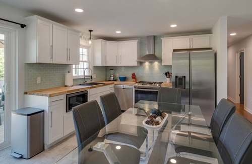Winchester Cabaña | Lakefront Home, With Hot Tub and Boat deck! Backyard is On the water!