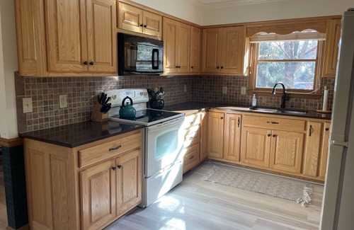 Winchester Casa | Lakefront home with dock. Cozy 2 bed 2 bath and screened in porch.