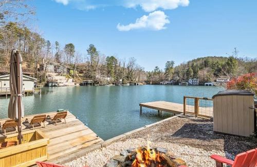 Garner Cove Casa | Lakefront House In A Quiet Cove - Kayaks Available