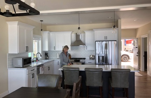 Coolin Casa | Lakefront house, right on a beautiful white sandy beach at Priest Lake
