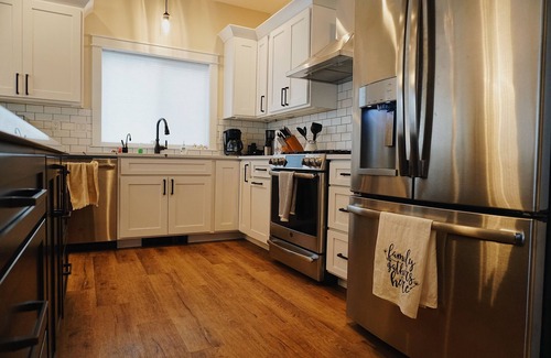 Coolin Casa | Lakefront house, right on a beautiful white sandy beach at Priest Lake