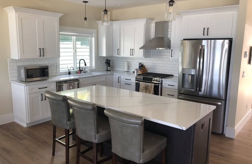 Coolin Casa | Lakefront house, right on a beautiful white sandy beach at Priest Lake