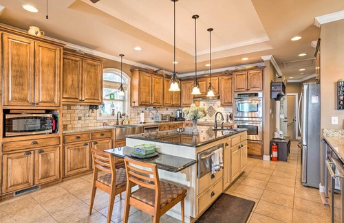 Centre Casa | Lakefront House w/ Game Room, Deck & Views!