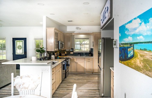 Belton Casa | Lakefront House w/ Pool & Private Beach