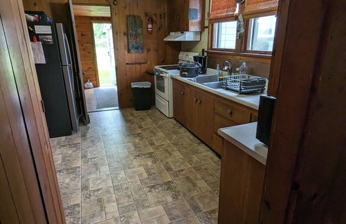 Conneaut Lake Cabina | Lakefront house with land dock