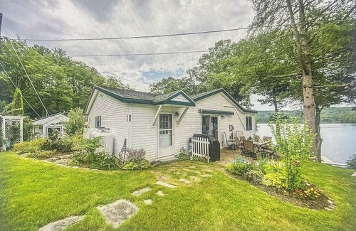 New Hampton Casa | Lakefront House with Beautiful Views