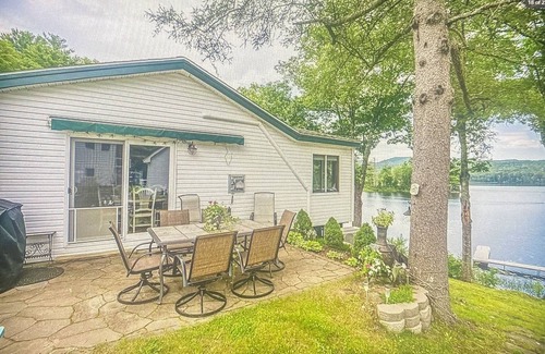 New Hampton Casa | Lakefront House with Beautiful Views