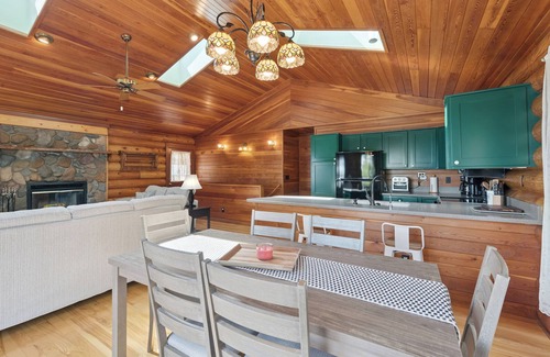 Onsted Casa | Lakefront Irish Hills Home ~ Sleeps 10 ~ Sandy Beach ~ Near MIS Speedway
