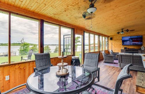 Jonesville Casa | Lakefront Jonesville Cabin with Dock and Fire Pit!