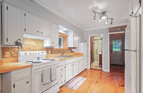 Maryland Casa | Lakefront, Kayaks, Firepit, great baseball stay!