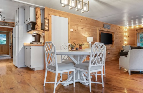 Maryland Casa | Lakefront, Kayaks, Firepit, great baseball stay!