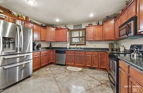 Rambo Riviera Cabina | Lakefront, Lakeviews Cedar Cabin- Rope Swing Cove