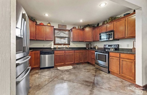 Rambo Riviera Cabina | Lakefront, Lakeviews Cedar Cabin- Rope Swing Cove