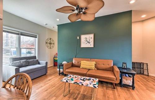 Southmont Casa | Lakefront Lexington House with Spacious Deck!