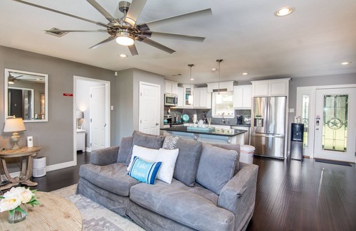 Pointblank Casa | Lakefront Living at the Cove