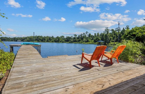 Hawthorne Casa | Lakefront Log Cabin, on private Lake & Screened Pool. ~NO CLEANING FEES~