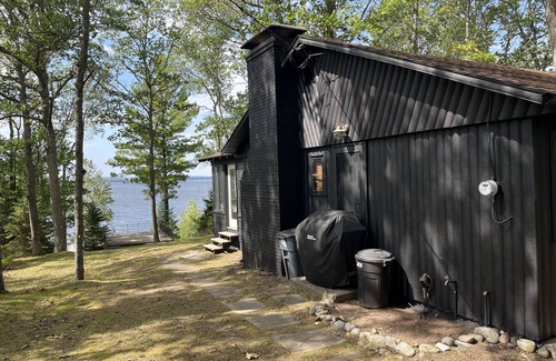 Carp Lake Cabaña | Lakefront Log Cabin with Contemporary touches
