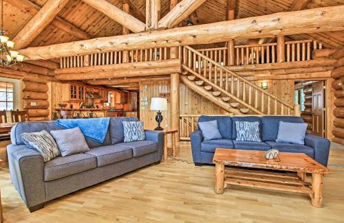 Lutsen Casa | Lakefront Log Cabin with Dock about 9 Mi to Lutsen Mtn