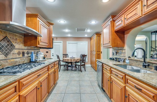 Lutz Casa | Lakefront Lutz Home w/ Hot Tub: 15 Mi to Tampa