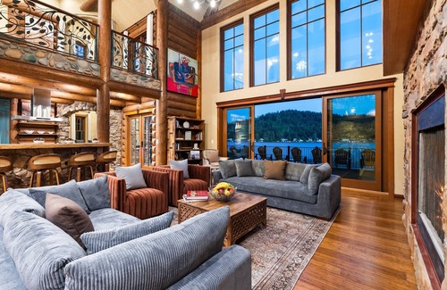 Olympia Otro | Lakefront Luxury Castle w/ Hot Tub - Great for Groups, Gatherings, & Reunions!