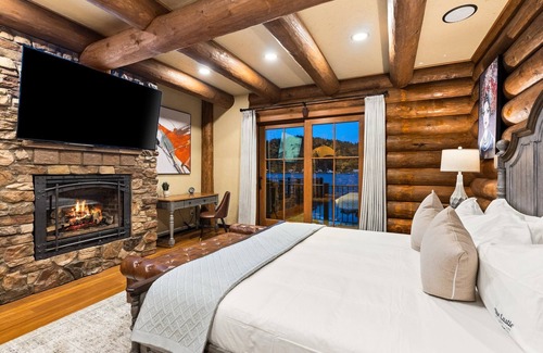 Olympia Otro | Lakefront Luxury Castle w/ Hot Tub - Great for Groups, Gatherings, & Reunions!
