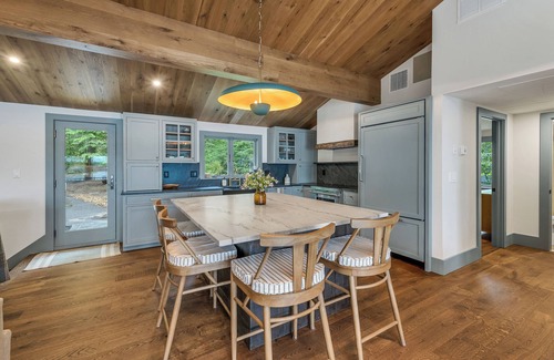 Meredith Casa | Lakefront Luxury – Dock, Beach, Deck & Game Room | Sleeps 10