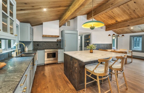 Meredith Casa | Lakefront Luxury – Dock, Beach, Deck & Game Room | Sleeps 10