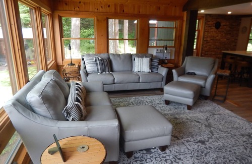 Weare Cabina | Lakefront Luxury Home on Horace Lake