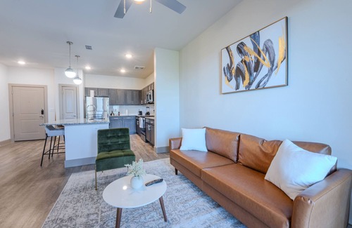 Lewisville Apartamento | Lakefront Luxury King 1BR
