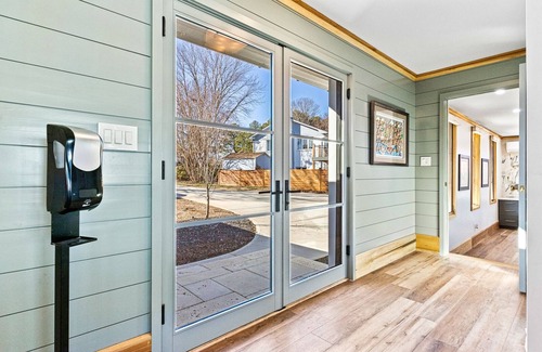 Mayhew Casa | Lakefront Luxury Newly Renovated-Firepit, HotTub, Featured in Southern Living