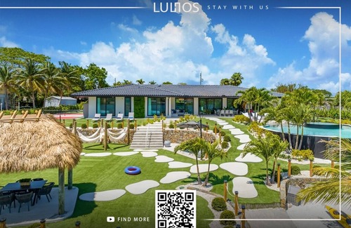Ludlam Casa | Lakefront Luxury Retreat – 7BR Paradise Escape