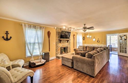 Macon Casa | Lakefront Macon Home with Pool, Dock and Fishing!