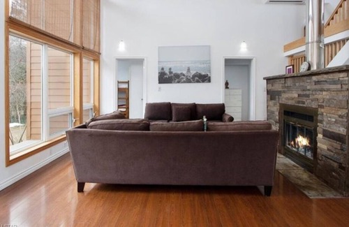 Ashfield-Colborne-Wawanosh Cabaña | Lakefront Majestic Getaway with Hot Tub!!
