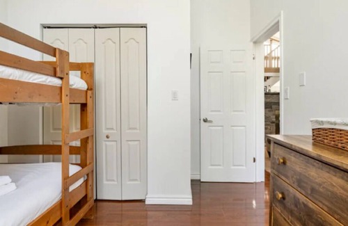 Ashfield-Colborne-Wawanosh Cabaña | Lakefront Majestic Getaway with Hot Tub and Sunsets!