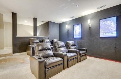 Tucumcari Casa | Lakefront Mansion Game Room and Deck in New Mexico!