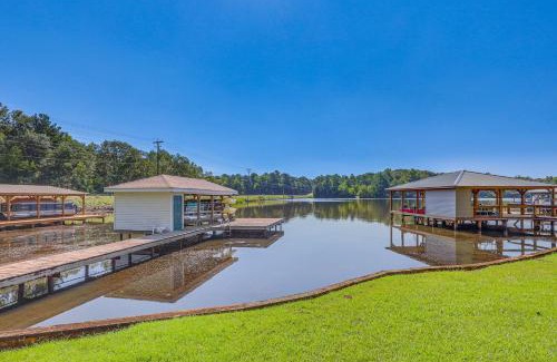 Milledgeville Casa | Lakefront Milledgeville Home with Private Dock!