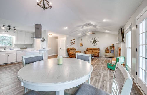 Milledgeville Casa | Lakefront Milledgeville Home w/ Private Dock!