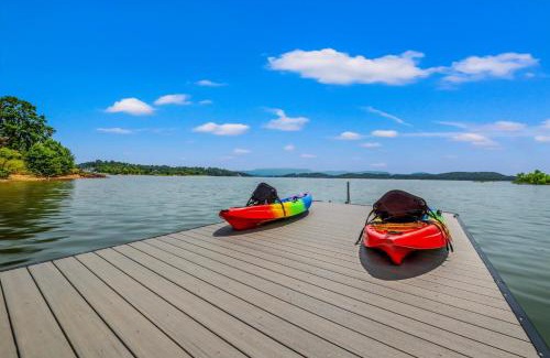 Dandridge Casa | Lakefront Mountain Oasis