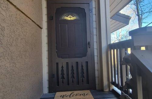 June Lake Apartamento | Lakefront Mountain Retreat