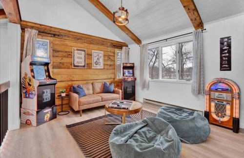 Gouldsboro Casa | Lakefront Movie Theater, Hot Tub, Arcade, Boats