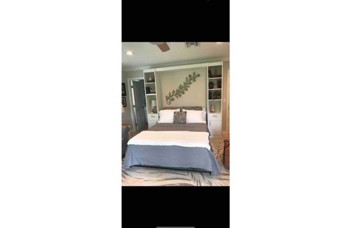 Disston Heights Casa | Lakefront near the beach