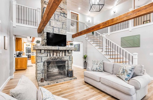 Lucerne-in-Maine Casa | Lakefront, newly rebuilt, dog-friendly home with private beach, dock & firepit