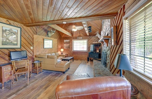 Topton Casa | Lakefront North Carolina Abode with Grill and Fire Pit