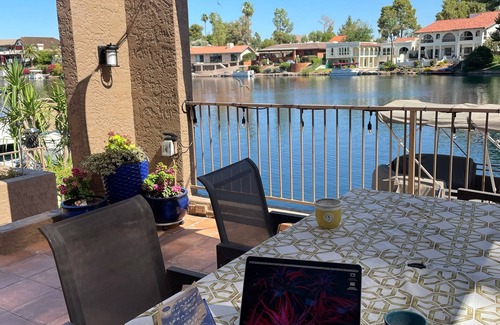 The Lakes Casa | Villa frente al mar relajante con servicios de barco y resort en The Lakes in Tempe