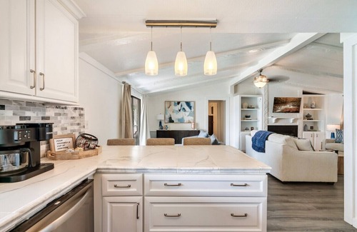 Dandridge Casa | Lakefront Oasis- Steps to Water- Private Boat Ramp