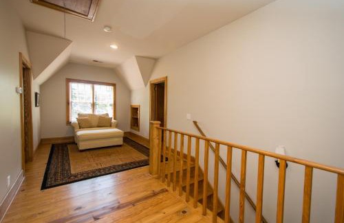 Mill Spring Casa | Lakefront Oasis