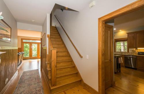 Mill Spring Casa | Lakefront Oasis