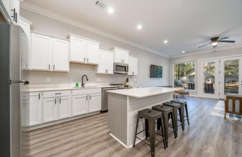 Lake Hamilton Casa | Lakefront Oasis with Game Room!